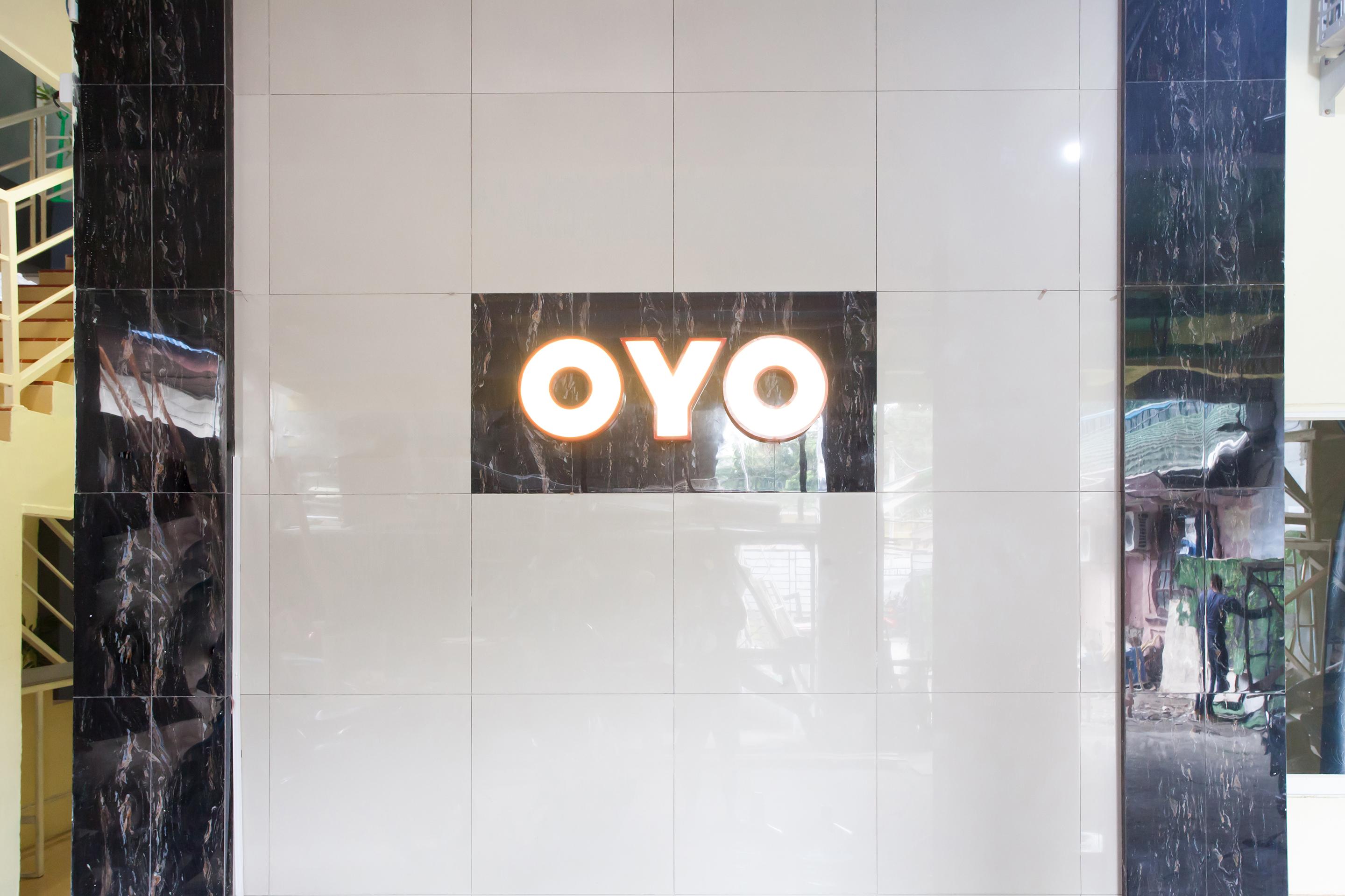 Oyo 990 Stadion Residence Syariah Medan Dış mekan fotoğraf