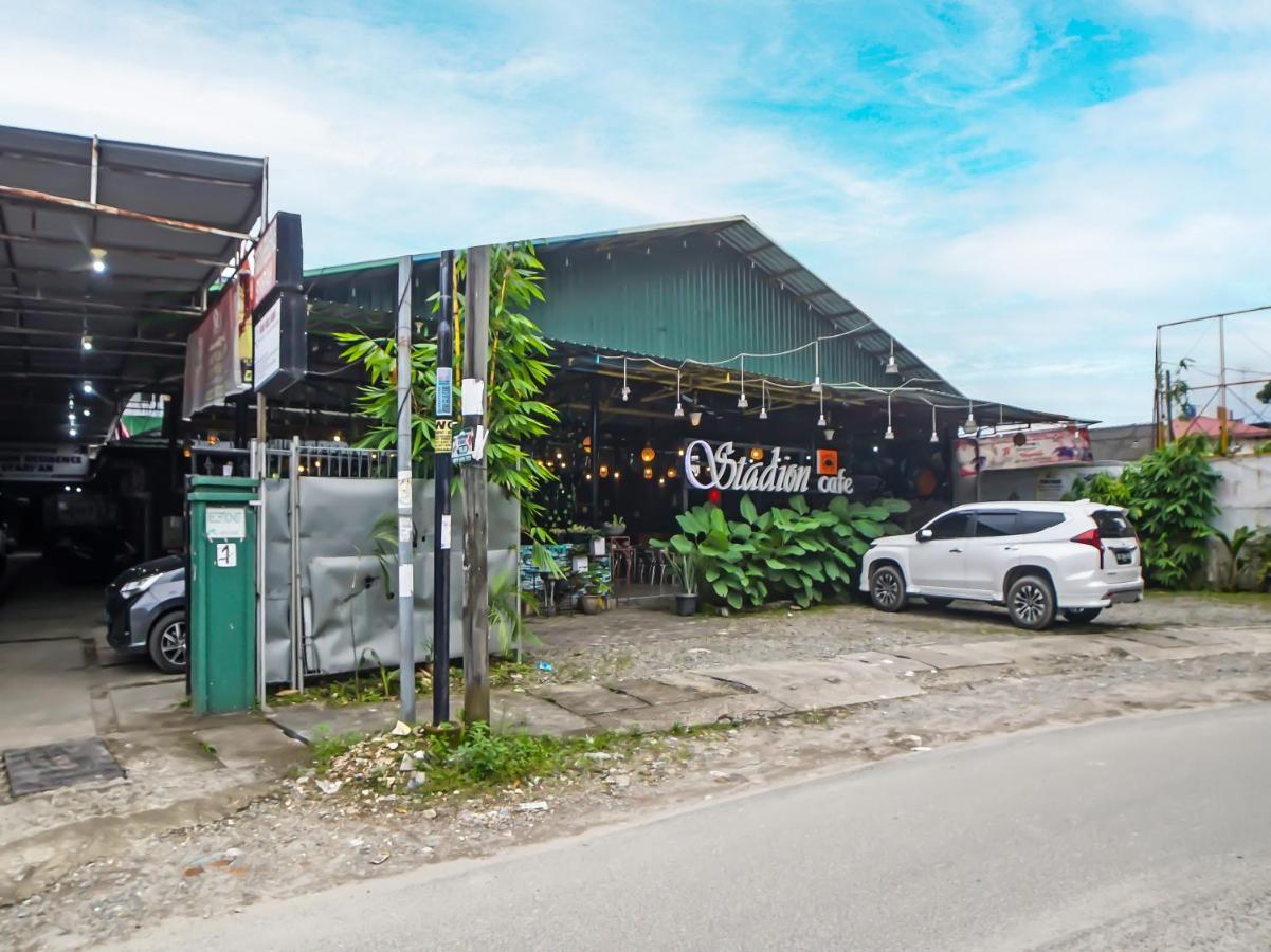 Oyo 990 Stadion Residence Syariah Medan Dış mekan fotoğraf