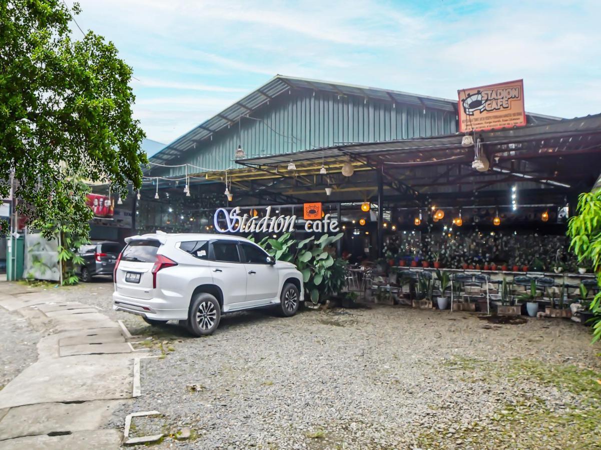 Oyo 990 Stadion Residence Syariah Medan Dış mekan fotoğraf