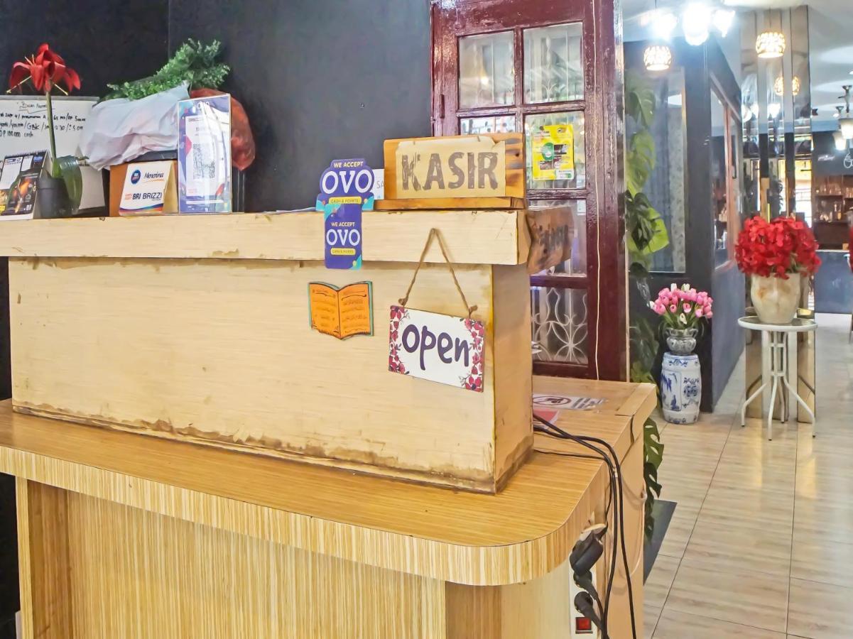 Oyo 990 Stadion Residence Syariah Medan Dış mekan fotoğraf