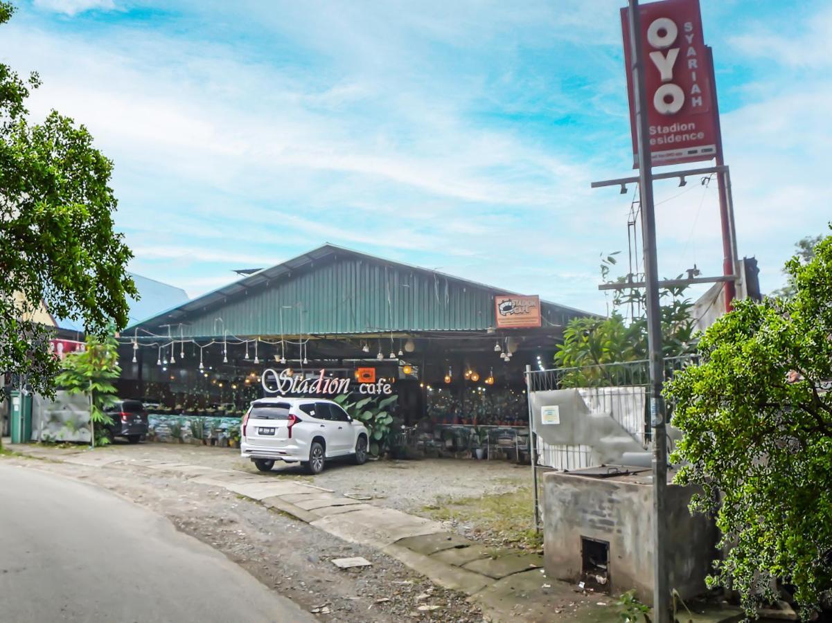 Oyo 990 Stadion Residence Syariah Medan Dış mekan fotoğraf
