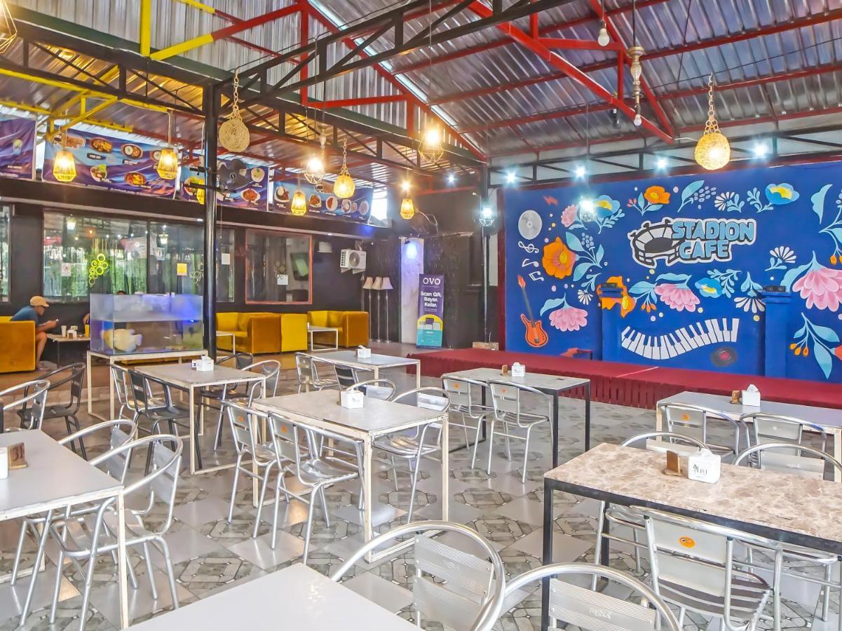 Oyo 990 Stadion Residence Syariah Medan Dış mekan fotoğraf