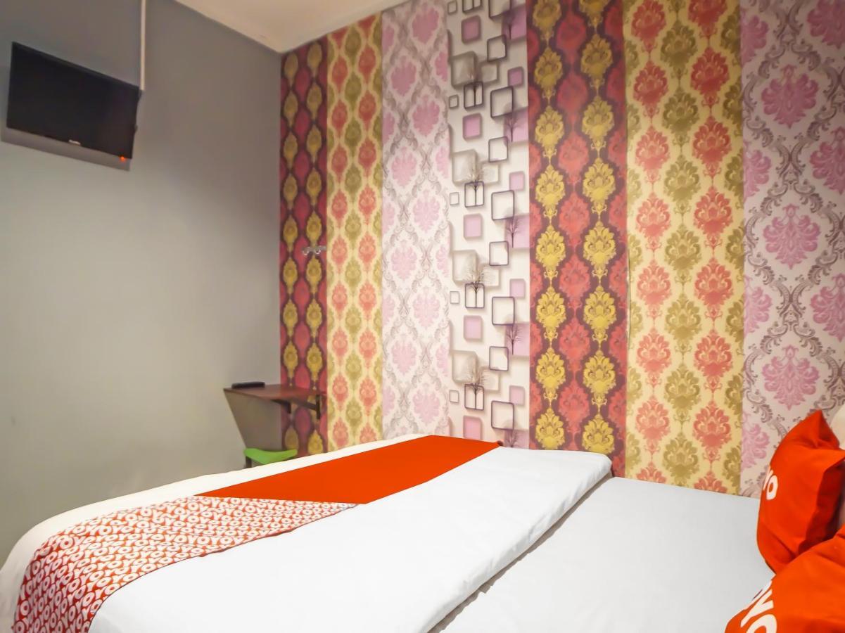 Oyo 990 Stadion Residence Syariah Medan Dış mekan fotoğraf