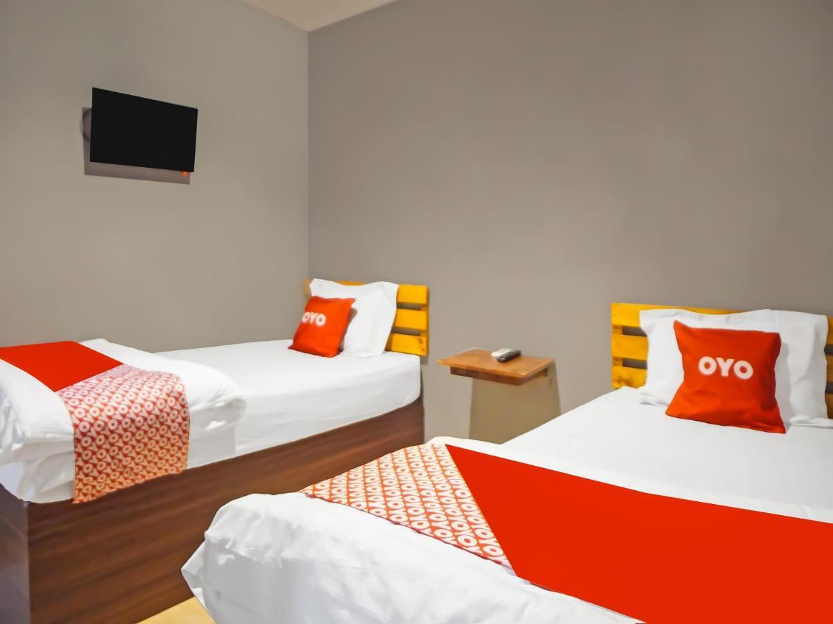 Oyo 990 Stadion Residence Syariah Medan Dış mekan fotoğraf